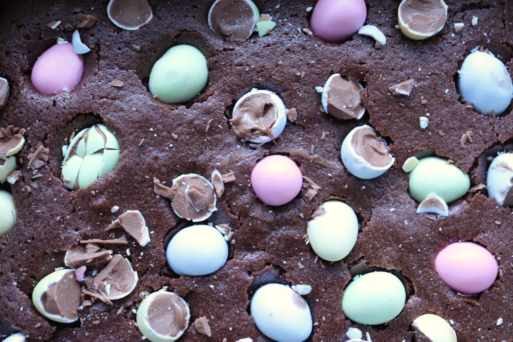 Easter Brownies: mini egg&nbsp;topped